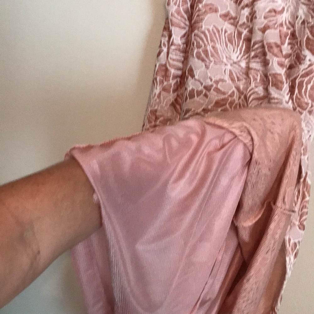 ❌SOLD❌🌸 Monoreno Boutique Dress 🌸 - Picture 6 of 8